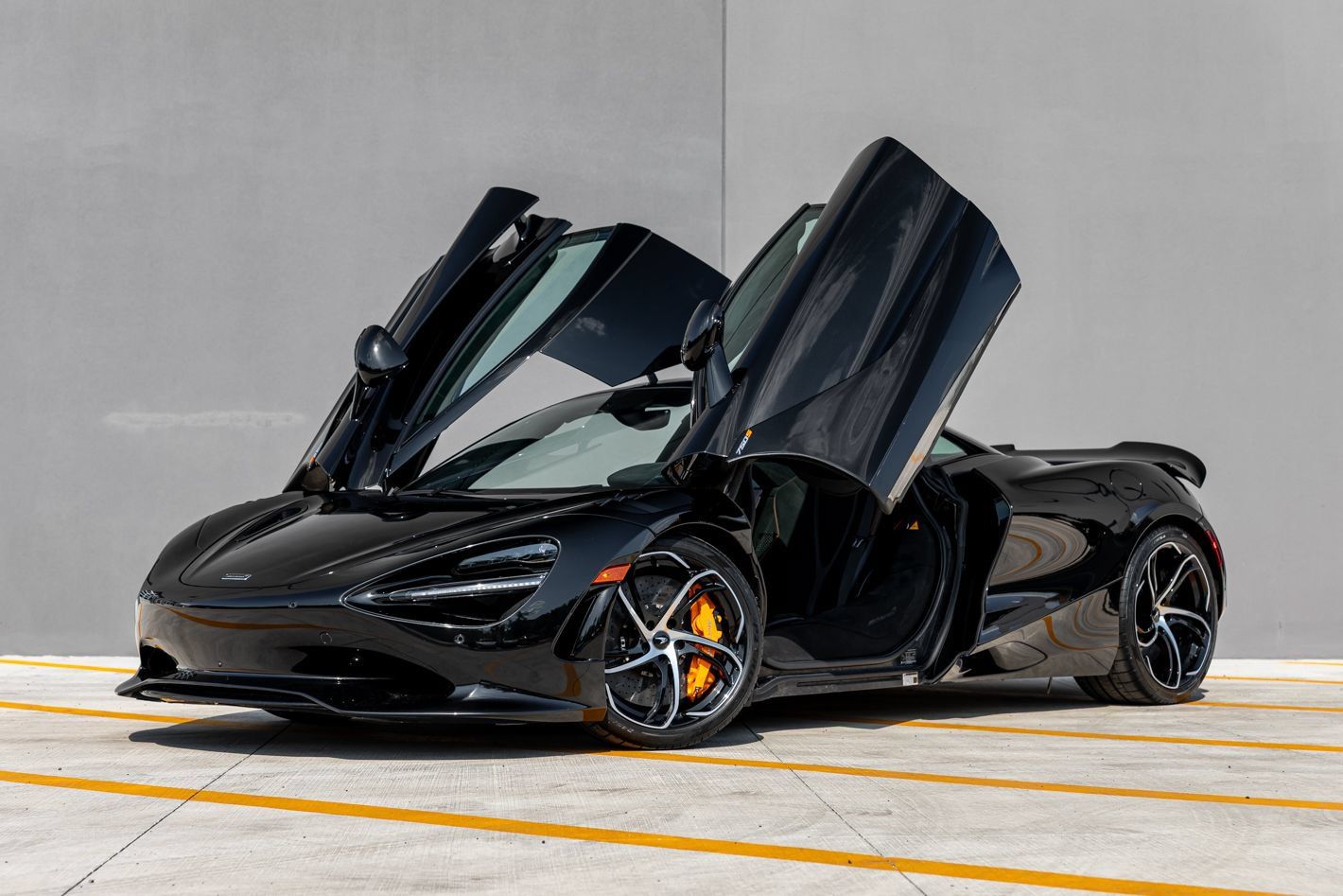 Used 2024 McLaren 750S RWD image 10