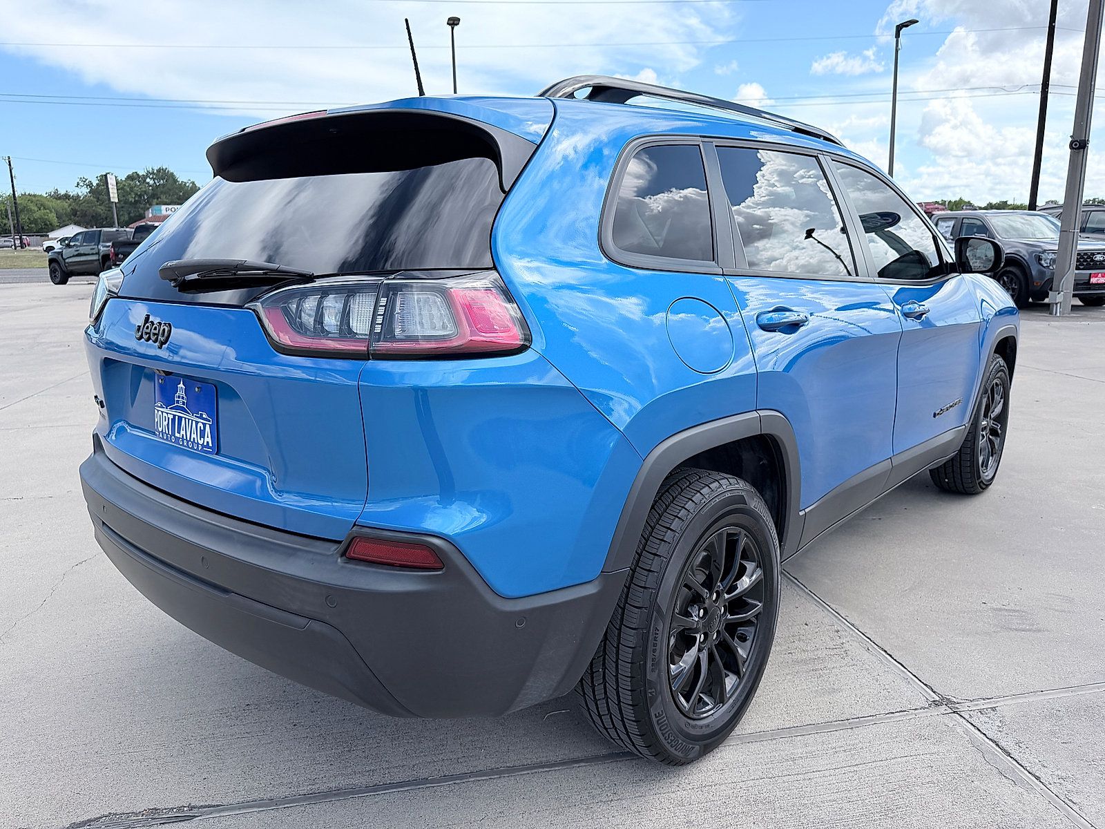 Used 2023 Jeep Cherokee Altitude Lux AWD/4WD image 7