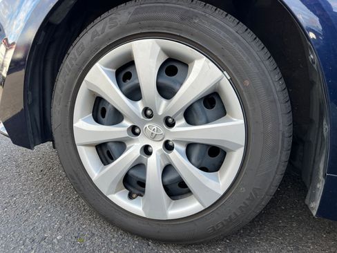 Used 2025 Toyota Corolla LE image 28