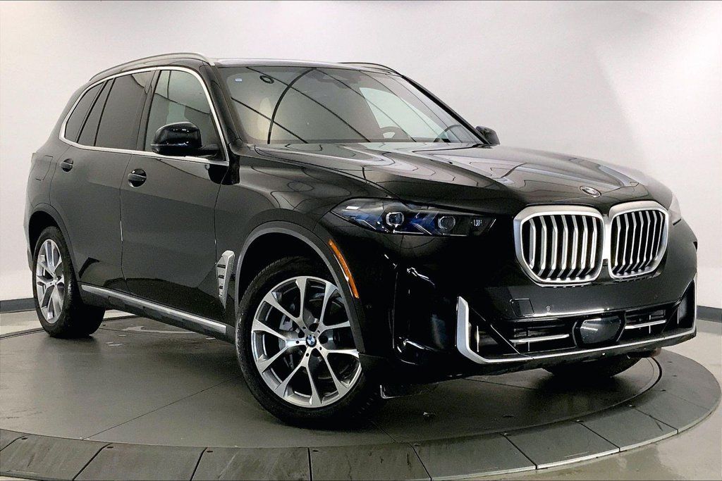 Certified 2026 BMW X5 xDrive40i AWD/4WD image 1