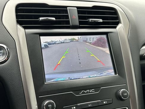 Used 2019 Ford Fusion SE AWD/4WD image 17