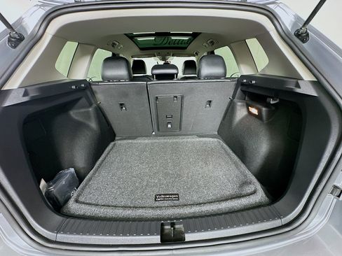 Used 2022 Volkswagen Taos SEL w/ Panoramic Sunroof Package AWD/4WD image 25