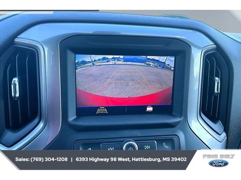 Used 2020 Chevrolet Silverado 1500 Custom w/ Custom Value Package AWD/4WD image 16