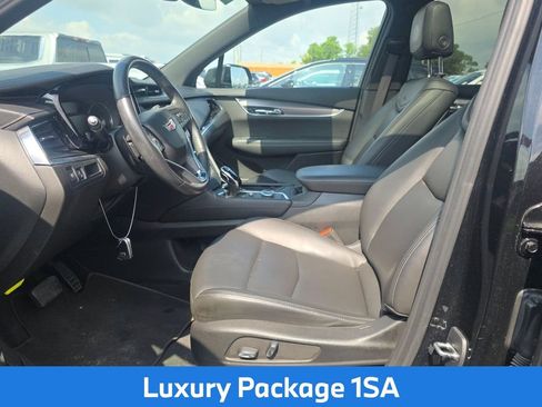 Used 2023 Cadillac XT6 Luxury FWD image 6