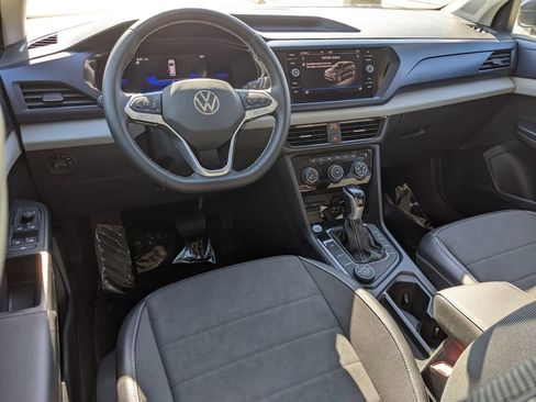 Used 2023 Volkswagen Taos SE AWD/4WD image 12