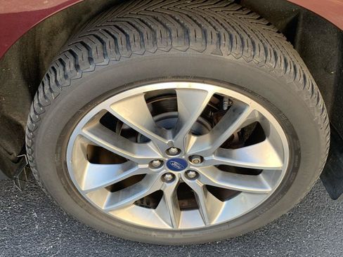 Used 2018 Ford Edge Titanium w/ Equipment Group 302A AWD/4WD image 34