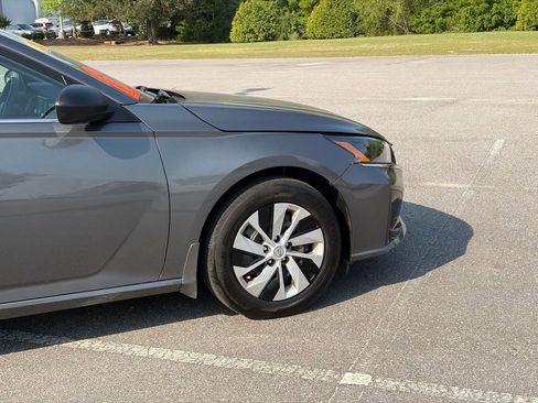 Certified 2024 Nissan Altima 2.5 SR FWD image 8