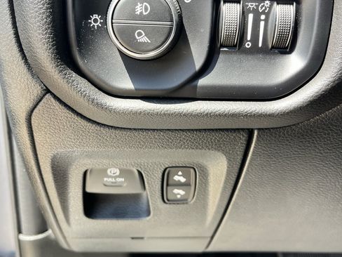 Used 2025 RAM 1500 Laramie w/ Sport Appearance Package AWD/4WD image 13