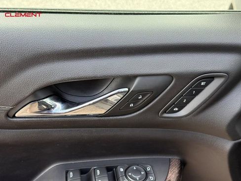 Used 2023 GMC Acadia Denali w/ Denali Technology Package AWD/4WD image 21