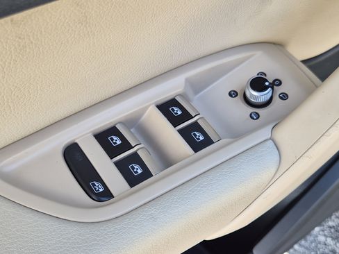 Used 2018 Audi Q5 2.0T Premium Plus w/ Premium Plus Package image 19