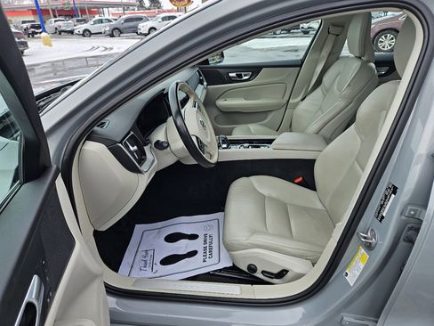 Used 2024 Volvo S60 B5 Plus image 17