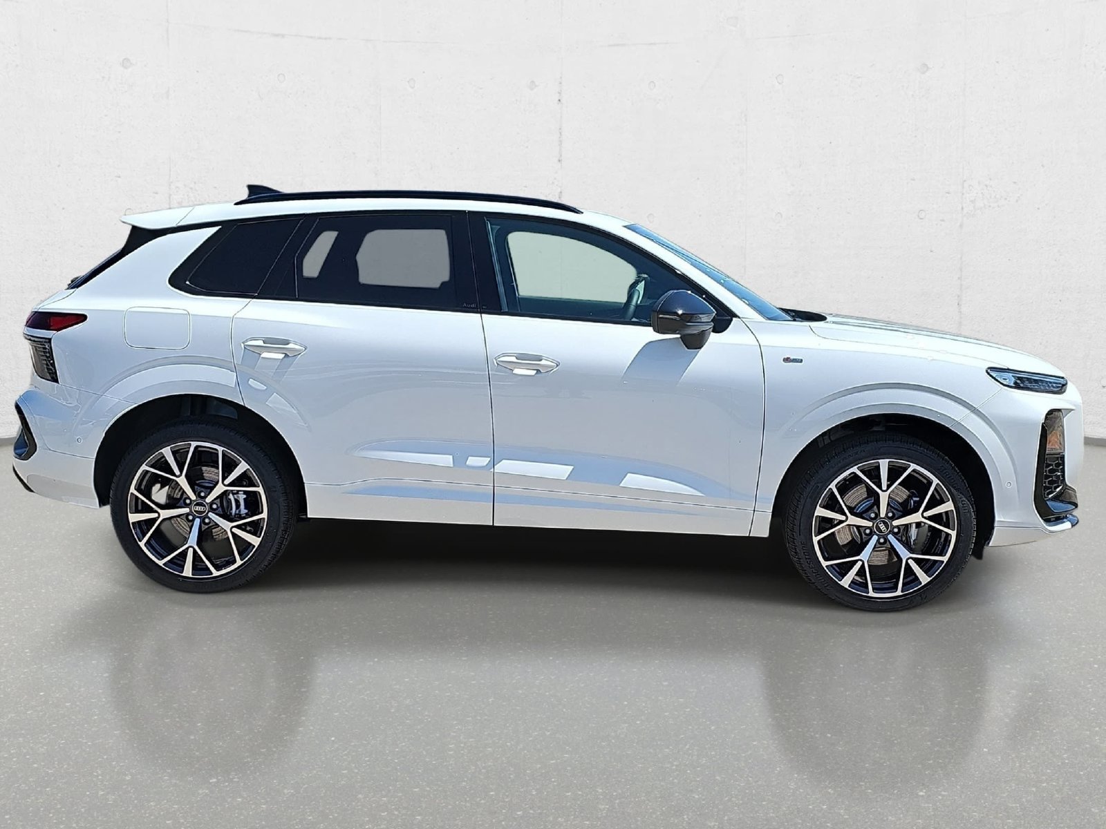 New 2026 Audi Q3 quattro 2.0T AWD/4WD image 4