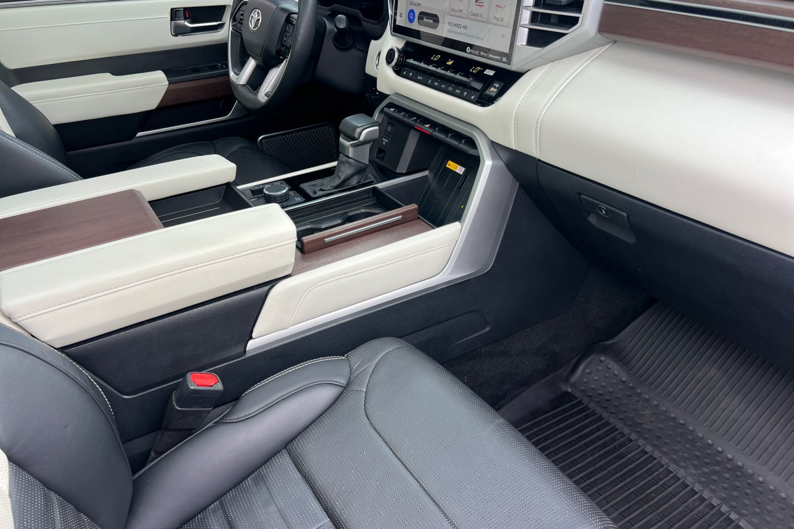 Used 2024 Toyota Tundra Capstone AWD/4WD image 17