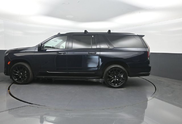 Used 2022 Cadillac Escalade ESV Sport w/ LPO, ONYX Package AWD/4WD image 2