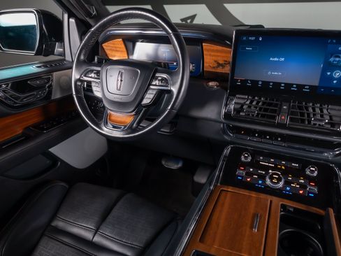 Used 2022 Lincoln Navigator L Black Label AWD/4WD image 7