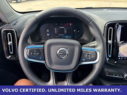 Certified 2025 Volvo XC40 B5 Core image 25
