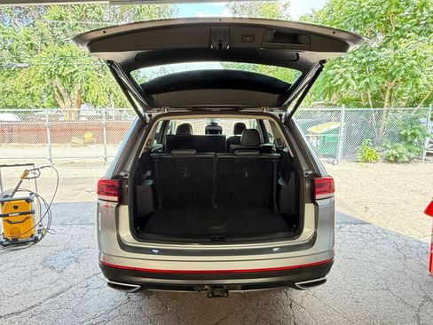 Used 2024 Volkswagen Atlas SE AWD/4WD image 32