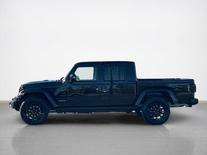 Used 2023 Jeep Gladiator Overland