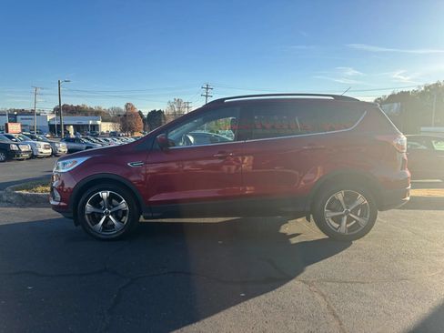 Used 2017 Ford Escape SE w/ SE Leather Comfort Package FWD image 5