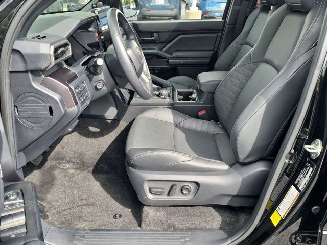 Used 2025 Toyota 4Runner TRD Off-Road Premium AWD/4WD image 9
