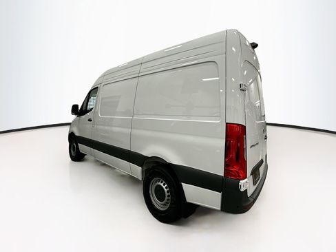 Used 2025 Mercedes-Benz Sprinter 2500 image 6