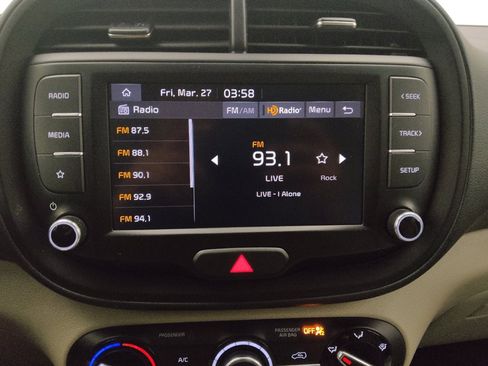 Used 2025 Kia Soul LX w/ LX Technology Package image 25