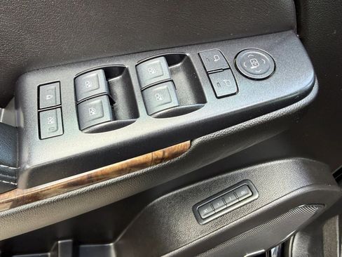 Used 2020 Chevrolet Suburban LT AWD/4WD image 37