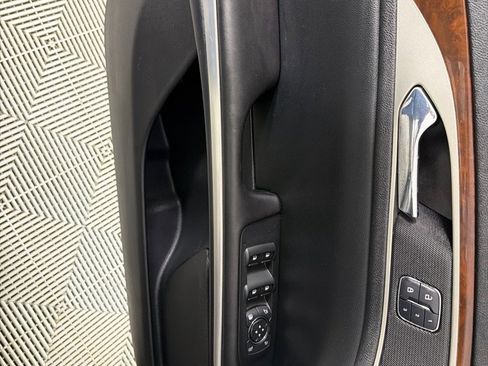 Used 2016 Lincoln MKZ w/ Equipment Group 300A Reserve FWD image 11