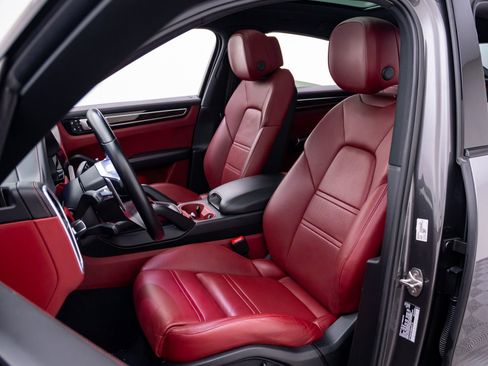 Used 2022 Porsche Cayenne Coupe AWD/4WD image 5