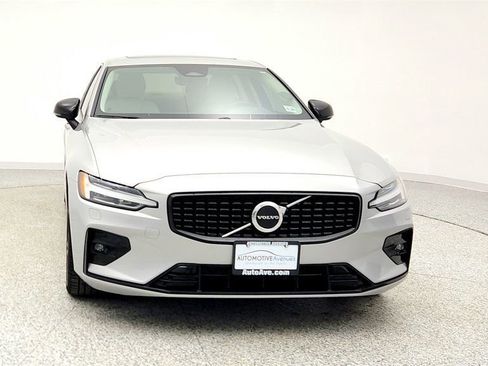 Used 2023 Volvo S60 B5 Core w/ Climate Package image 2