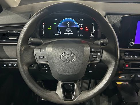 Used 2025 Toyota Camry LE FWD image 58
