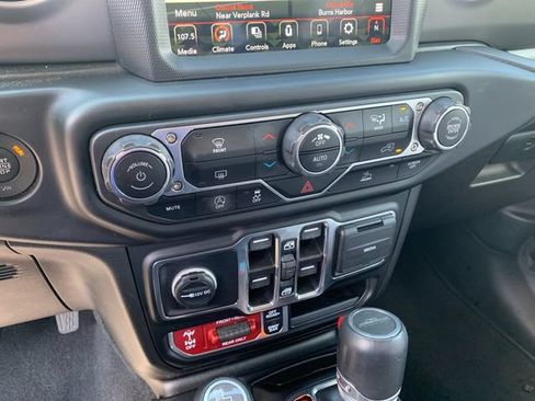 Used 2022 Jeep Gladiator Rubicon AWD/4WD image 22