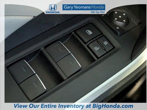 Used 2022 Toyota RAV4 XLE image 23