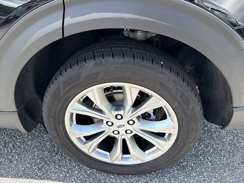 Used 2024 Ford Explorer XLT w/ Equipment Group 202A AWD/4WD image 19