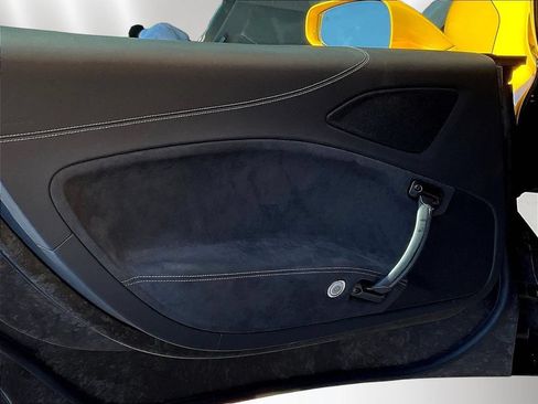 Used 2023 Maserati MC20 Coupe RWD image 18