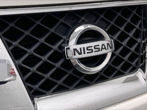 Used 2016 Nissan Frontier SV image 24