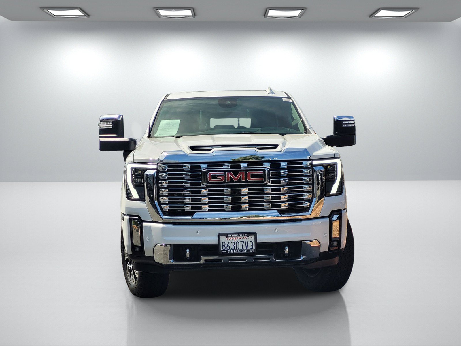 Used 2024 GMC Sierra 3500 Denali AWD/4WD image 2