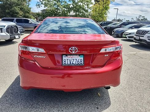 Used 2014 Toyota Camry SE image 4
