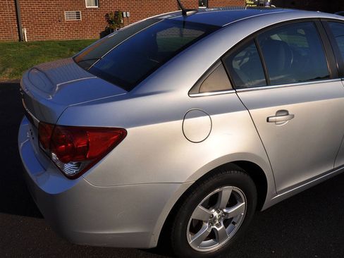Used 2012 Chevrolet Cruze LS w/ Connectivity Package FWD image 10
