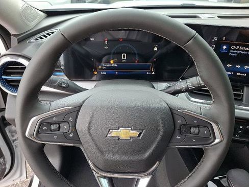 New 2025 Chevrolet Trax LT w/ Driver Confidence Package image 9