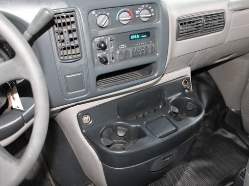 Used 1998 GMC Savana 2500 image 30