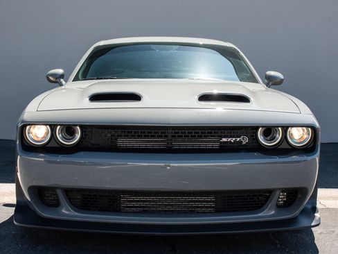 Used 2019 Dodge Challenger SRT Hellcat Redeye image 3