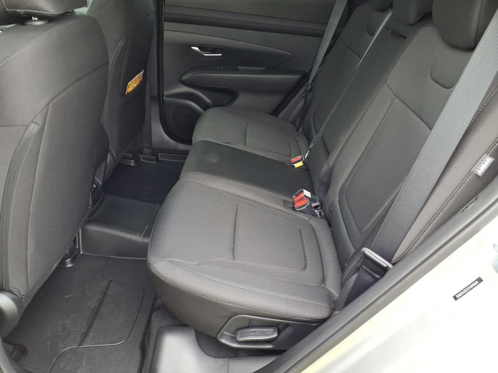 Used 2026 Hyundai Tucson SE FWD image 13