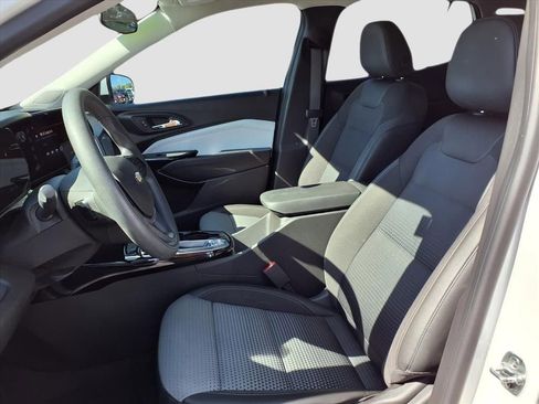 Used 2024 Chevrolet Trax LT image 22