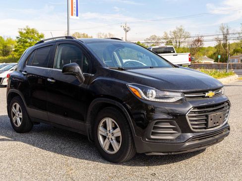 Used 2020 Chevrolet Trax LT w/ LT Convenience Package image 8
