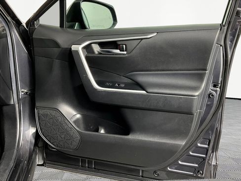 Used 2022 Toyota RAV4 XLE FWD image 29