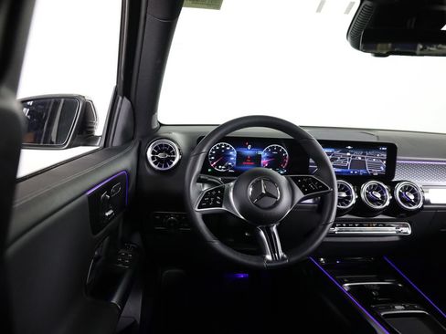 Certified 2025 Mercedes-Benz GLB 250 4MATIC image 37