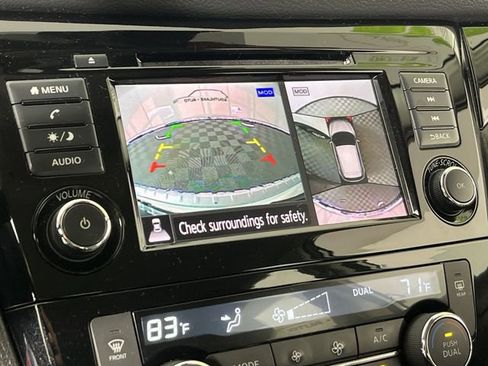 Certified 2022 Nissan Rogue Sport SV w/ Technology Package AWD/4WD image 17