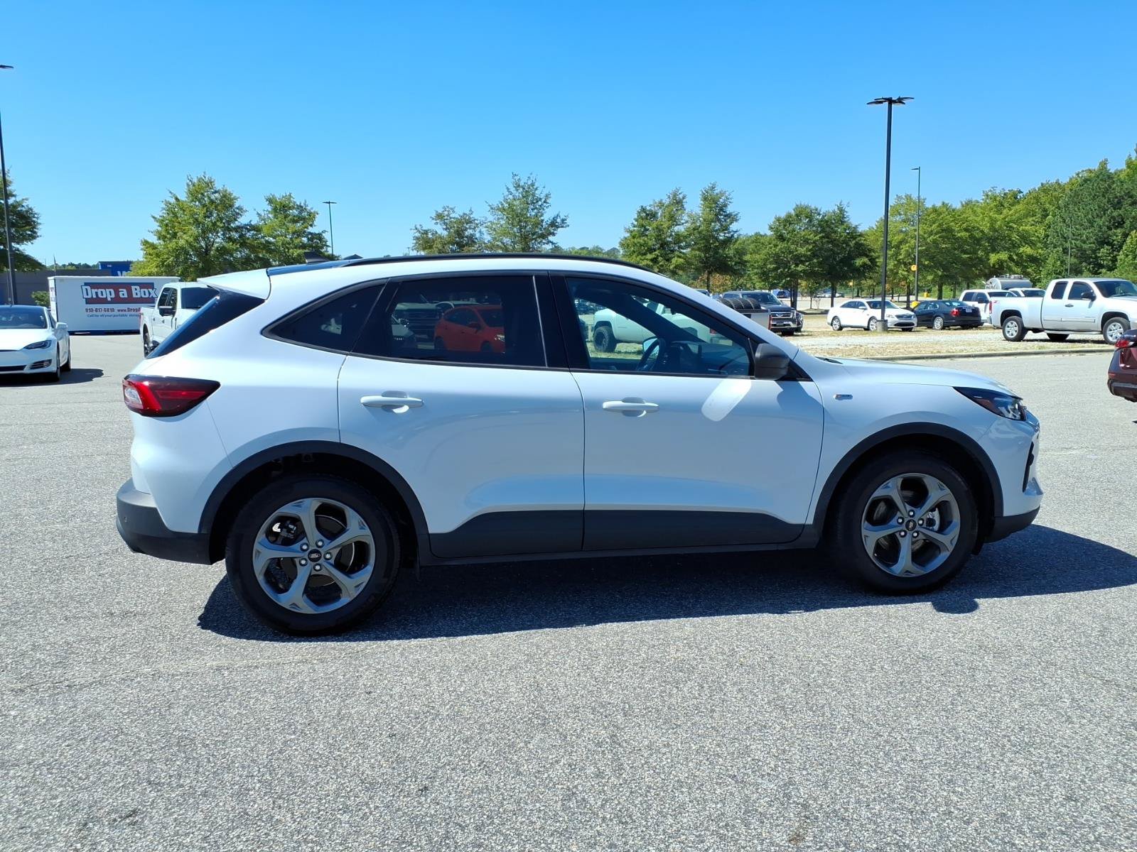 Used 2025 Ford Escape ST-Line w/ Tech Pack #1 FWD image 24