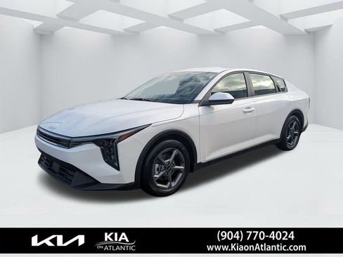 Used 2025 Kia K4 LXS image 7